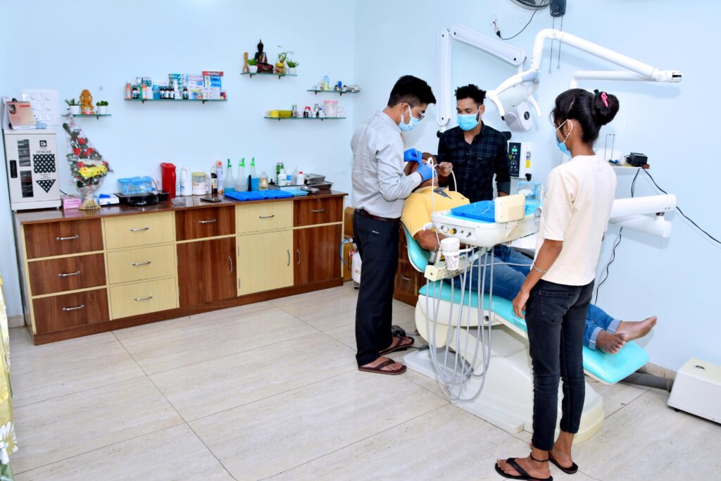 SURAJ DENTAL CLINIC KHARGONE